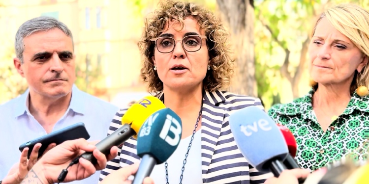 Dolors Montserrat, acompañada de José Vicente Marí Bosó y Rosa Estarás. Foto: PP de Ibiza