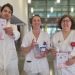 Personal sanitario muestra algunos elementos de la campaña. Foto: Área de Salud de Ibiza y Formentera