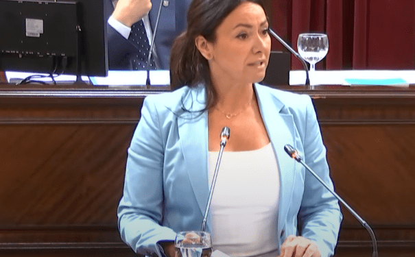 La consellera Marta Vidal, durante su comparecencia en el Parlament. Foto: Parlament balear