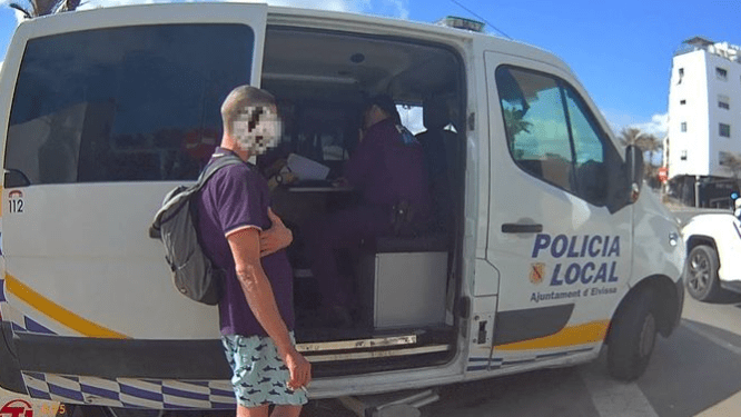 Imagen de la intervención. Foto: Policía Local de Ibiza