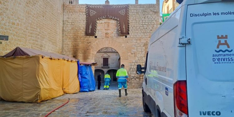 Limpieza de la zona. Foto: Ayuntamiento de Ibiza