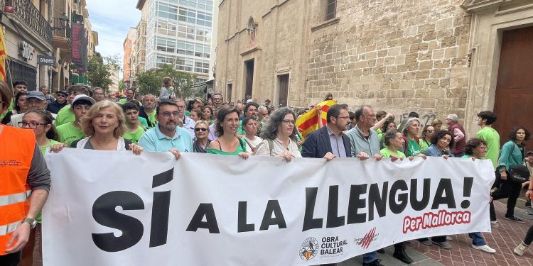 Un momneto de la manifestación. FOTO: Obra Cultural Balear @ocbcat