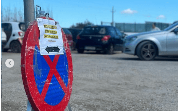 Imagen de archivo de una calle cortada por obras.