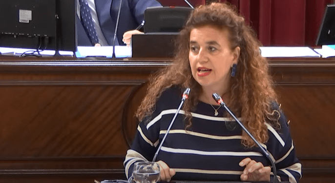 Imagen de archivo de Pilar Costa en el Parlament