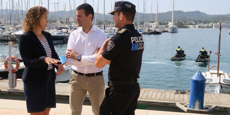 Mateu, Serra y Ponce, en la presentación del Plan de Seguridad Verano 2024. Foto: Ayuntamiento de Sant Antoni