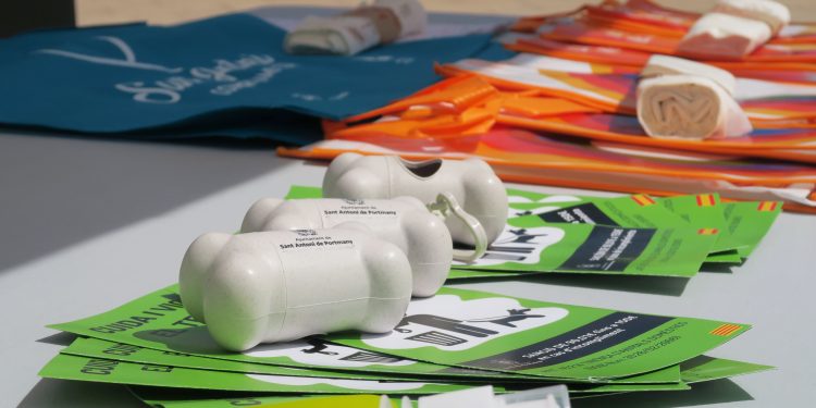 Mesa informativa de la campaña. Foto: Ayuntamiento de Sant Antoni