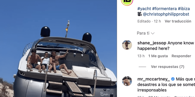 Nueva atracción turística de Formentera: sacarse fotos junto al yate accidentado. Imagen @johannes_haller compartida en varias cuentas de Instagram y TikTok