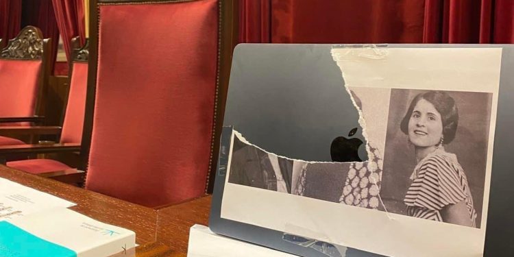 Foto arrancada del portátil de Mercedes Garrido. Imagen Omar Lamin PSOE