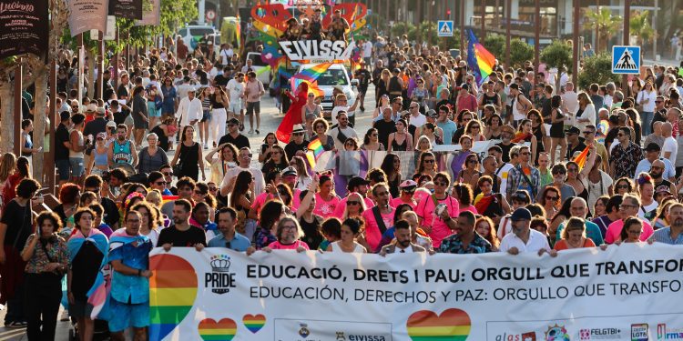 IBIZA. PRIDE PARADE. ORGULLO.