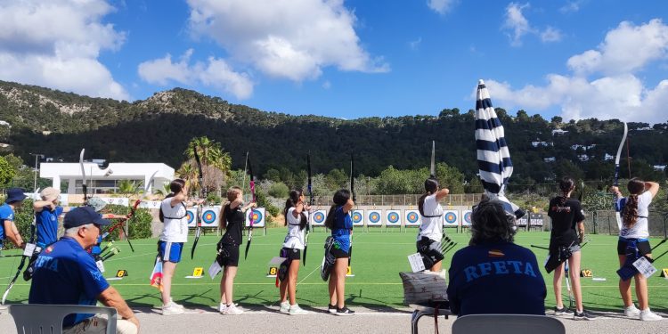 Línea de tiro durante el campeonato.