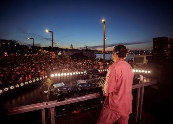 Luciano en una actuación organizada por Club Chinois en el puerto de Ibiza en 2023.