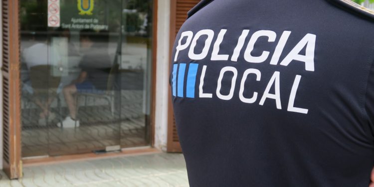 Imagen de archivo Policía de Sant Antoni.