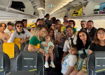 Imagen de familias trasladadas a la isla para disfrutar del descanso. Foto: Vueling