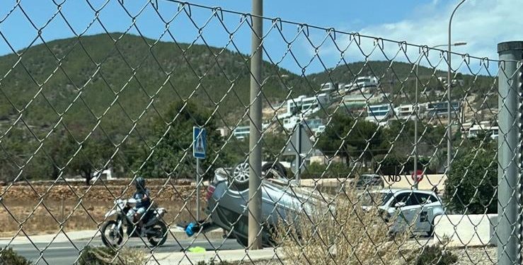 Imagen del accidente este mediodía a la altura de Cas Mut.