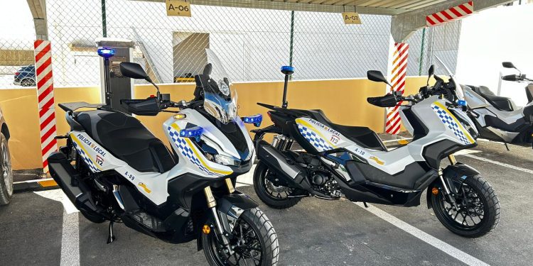 Los dos nuevos vehículos. Foto: Consell Insular de Formentera