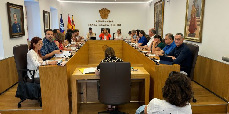 Sesión plenaria celebrada hoy. Foto: Ayuntamiento de Santa Eulària