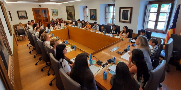 Pleno Infantil y Juvenil celebrado hoy. Foto: Ayuntamiento de Santa Eulària