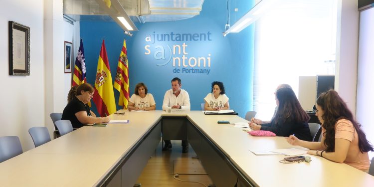 Un momento de la reunión celebrada hoy. Foto: Ayuntamiento de Sant Antoni