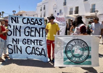 Movilización en Formentrera contra la falta de vivienda.
