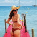 Alessandra Ambrosio posa en un muelle de Cala Jondal. Créditos Instagram Alessandra Ambrosio.