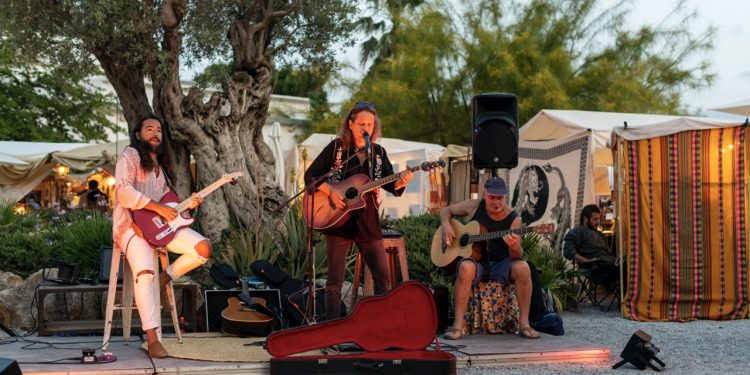 Concierto de Jon Michel en Las Dalias. Foto: Arsen Voronyy