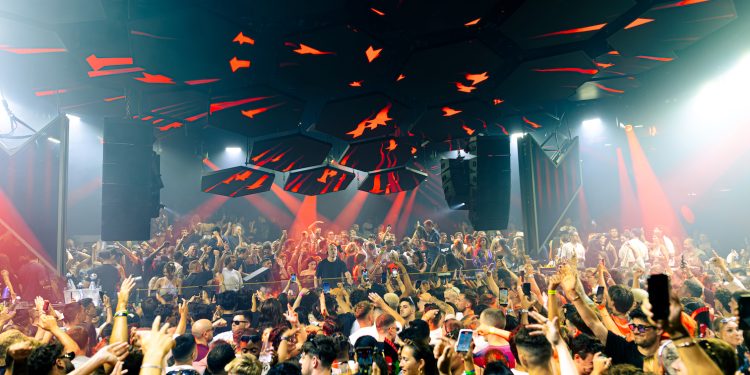 Pachá vibra esta temporada con los mejores djs y las mejores fiestas.