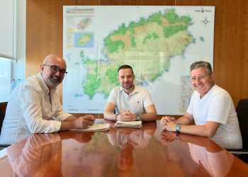 Roig, Juan y Algaba, durante la reunión. Foto: Consell de Ibiza