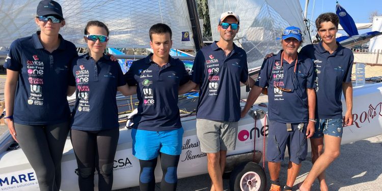 Los seis deportistas ibicencos. Foto: Club Náutico Ibiza