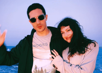 Ursula Corberó y su pareja Chino Darín en el evento de Loewe celebrado en el Parque Natural de ses Salines.