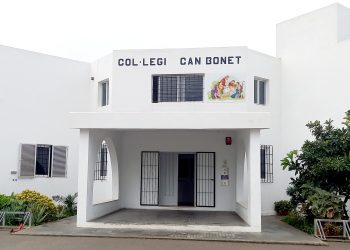 Fachada del colegio Can Bonet.