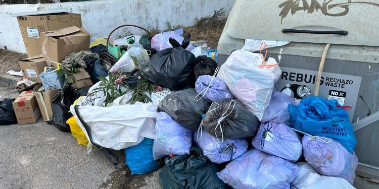 Basura en la zona de Sant Agustí.