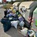 Basura en un contenedor de Sant Josep.