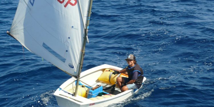 El joven regatista. Fotos: Club Náutico Ibiza