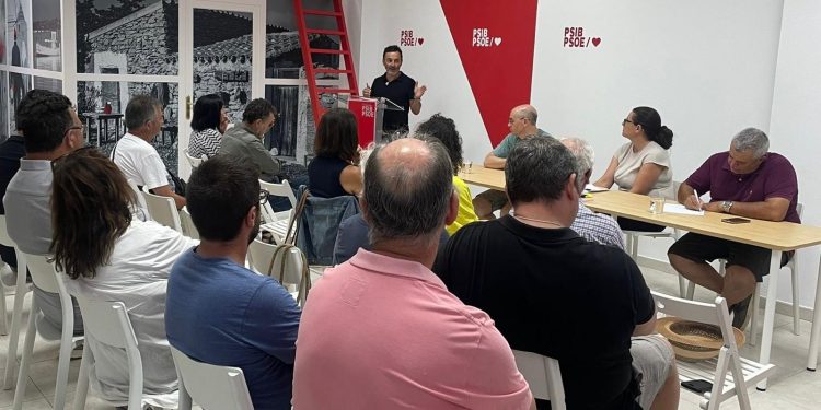 Imagen de archivo de una asamblea del PSOE de Formentera.