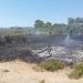 Intervención de bomberos y agentes del Ibanat para sofocar las llamas. Fotos: Bombers d'Eivissa