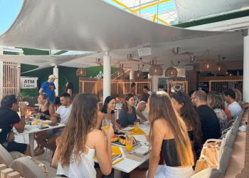 Un momento del desayuno. Foto: O Beach