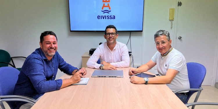 Sousa, Triguero y Algaba, durante la reunión. Foto: Ayuntamiento de Ibiza