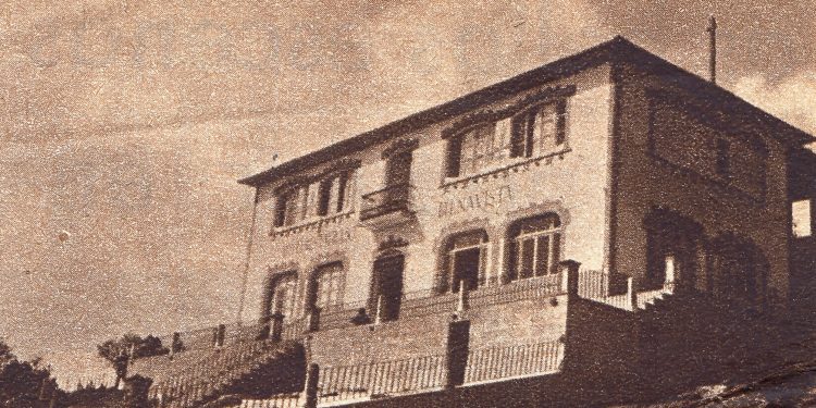 L'Hotel Buenavista, juntament amb el Gran Hotel Ibiza (posteriorment Montesol). l'Hotel Portmany i l'Hotel Isla Blanca es varen inaugurar entre 1933 i 1934. L'Hotel España va tornar a obrir aquest mateix any després de haver caigut dos anys abans.