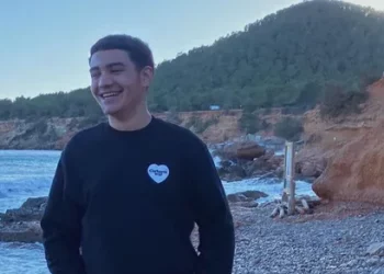 Leo, el chico que sufrió el accidente y será trasladado a Mallorca.