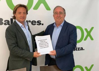 Agustín Buades, a la derecha de la imagen.