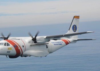 Avión Sasemar de Salvamento marítimo que está buscando al pescador desaparecido en Formentera.