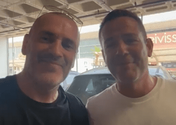 Dani Esteve, jefe de Comanndo Desokupa, junto a Alejandro Ponce, jefe de la Policía Local de Sant Antoni, en un vídeo conjunto que Esteve ha subido en redes sociales para anunciar "formación" en Ibiza.