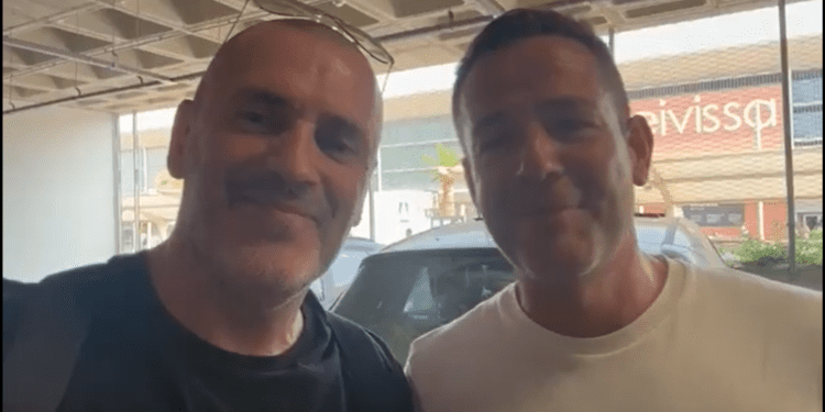 Dani Esteve, jefe de Comanndo Desokupa, junto a Alejandro Ponce, jefe de la Policía Local de Sant Antoni, en un vídeo conjunto que Esteve ha subido en redes sociales para anunciar "formación" en Ibiza.