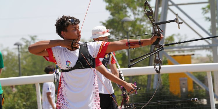 Eduardo Santolaria, con la Selección Española en Ploiesti, Rumanía, en el Campeonato de Europa.