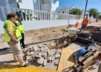 Reparación de un vertido de fecales en Cala de Bou.