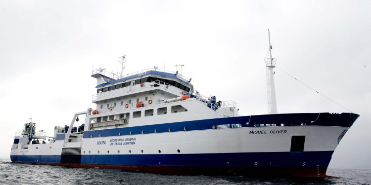 Esta campaña anual se realiza a bordo del buque de investigación científica del ministerio Miguel Oliver.