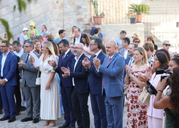 Vicent Marí y las demás autoridades, durante los actos del 8 d'Agost en la catedral. Foto Consell