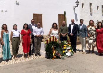 Los socialistas de Ibiza durante el homenaje a Guillem de Montgrí por el 8 d'Agost.