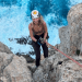Lily James haciendo escalada en Ibiza. Créditos Lily James Instagram