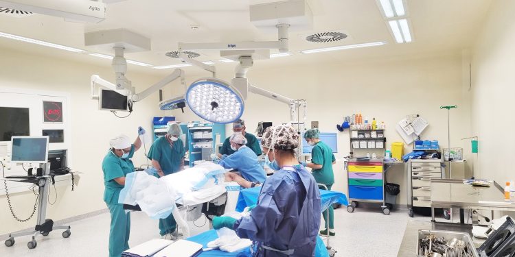 Imagen de un quirófano, proporcionada por el Área de Salut.